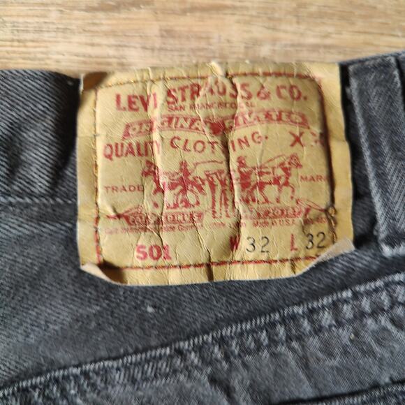 Vintage Levi's 501 Jean Shorts Womens 32 Black Wash Cut Offs Button Fly Festival - Picture 10 of 12